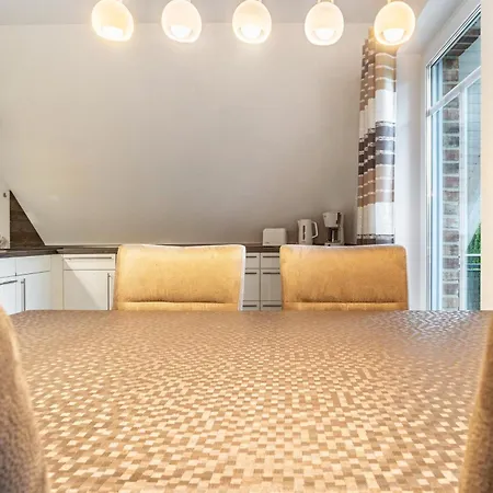 Haus 50 * Röbel